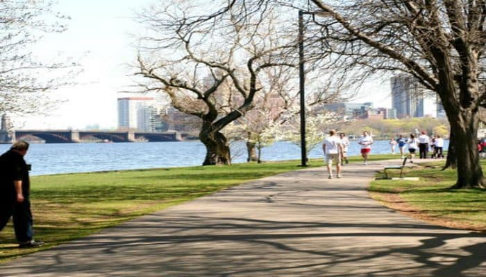 Running on the Charles River. Best sections to run on the Charles