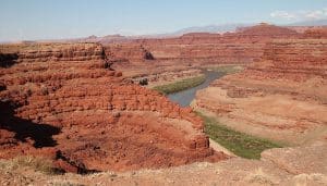 800px-overlook_to_the_colorado_river_moab